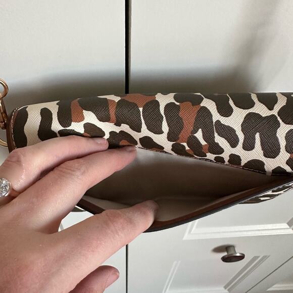 Tory Burch Emerson Printed Chain Wallet in Beige Reva Leopard NWT - Picture 12 of 14